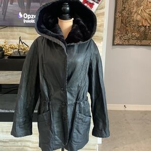 Winlit 100% Black Leather with Faux‎ Fur Interior Hoodie & Cuff Lining. Size L.